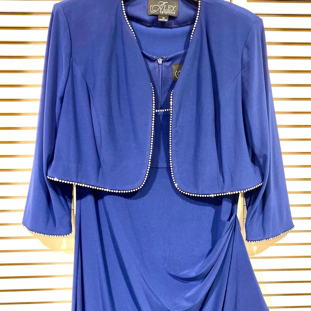 Sz 10 Royal blue formal gown w/jacket. Worn once.